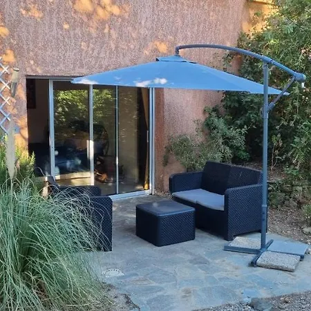 Le Clos Des Milans Bed & Breakfast *