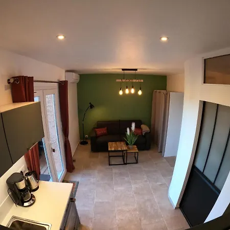 Le Clos Des Milans Bed & Breakfast