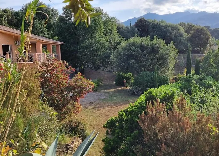 Le Clos Des Milans Bed & Breakfast