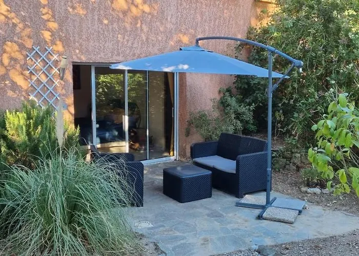 Le Clos Des Milans Bed & Breakfast 3*